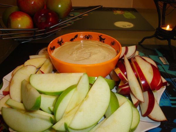 Apple with dip