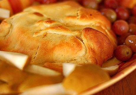 Baked brie and roasted apples