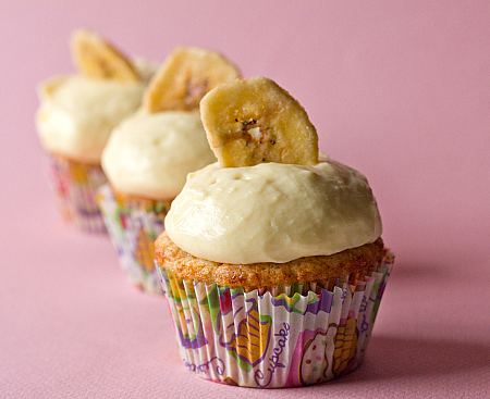 Banana cupcake with vanilla pastry cream