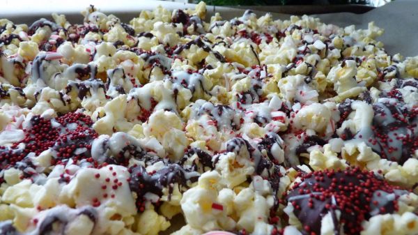 Candy cane popcorn