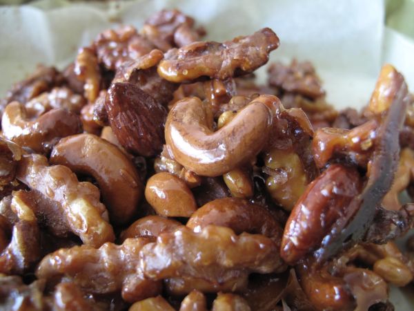 Caramel nuts