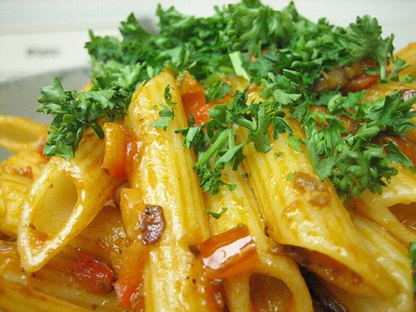 Pasta with Red Pepper Sauce