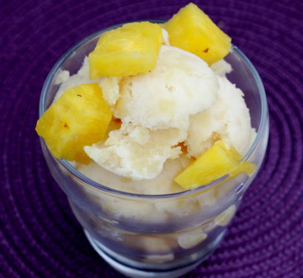 Pineapple-brown sugar frozen yogurt