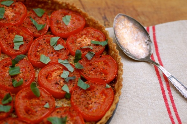 Tomato tartlet: A quick snack for your party