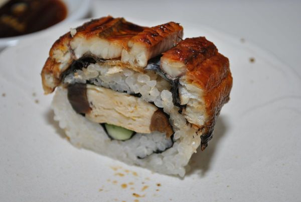 Eel_sushi