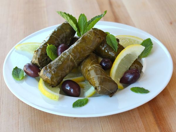 Stuffed-Grape-Leaves-with-Lemon-and-Olives1