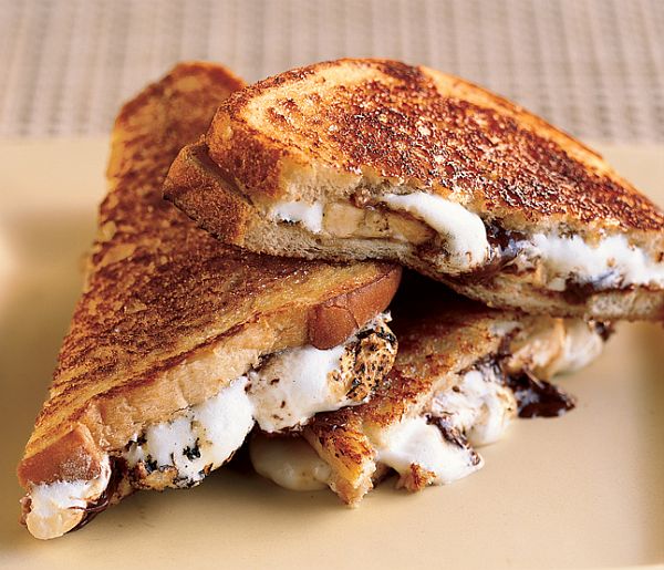 Marshmallow sandwich