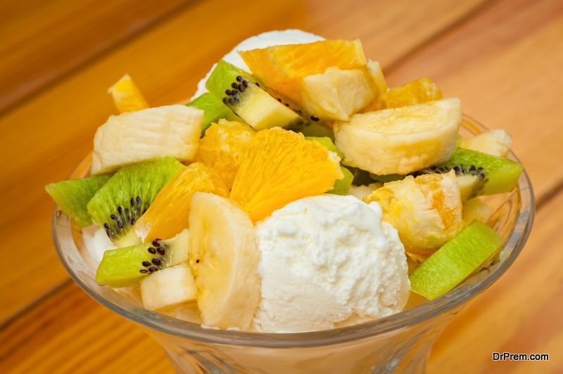 Fresh fruit salad with ice cream